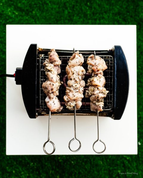 If you love chicken and are looking for a tasty recipe that’s easy to cook in the oven or on the grill, this low carb keto friendly chicken souvlaki is for you! #lowcarb #keto #ketofriendly #ketorecipe #chicken #chickenrecipe #recipes #dinner
